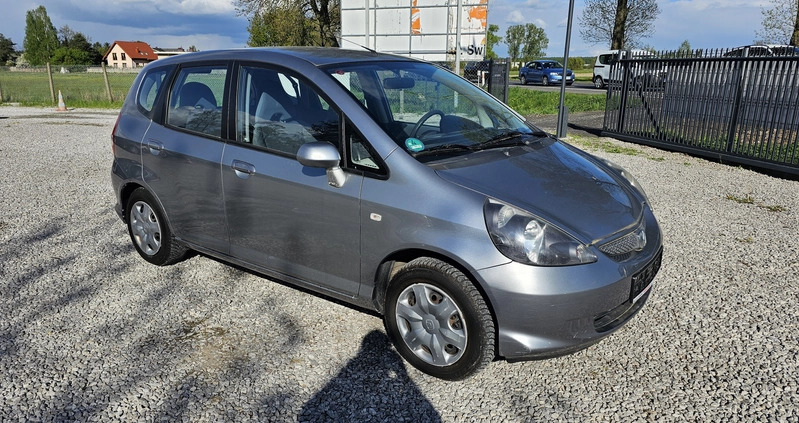 Honda Jazz cena 11950 przebieg: 216000, rok produkcji 2006 z Kleszczele małe 121